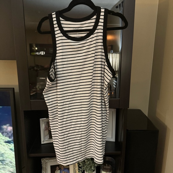 EUC Torrid Super Soft Tank White with Black Stripes 4 - Picture 4 of 6